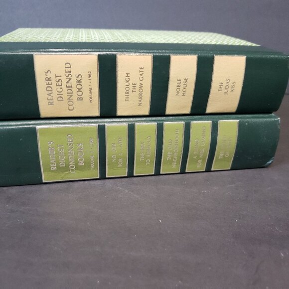 2 Beautiful Vintage Green HB Readers Digest Condensed Books Riser Decor - Picture 1 of 9